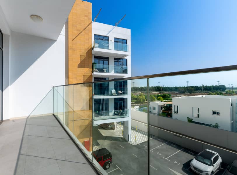 8 BALCONY. jpg