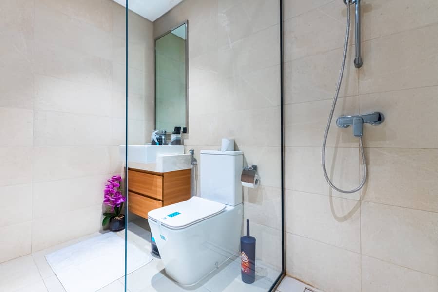 10 BATHROOM 1.2. jpg