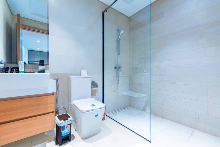 11 BATHROOM 1. jpg