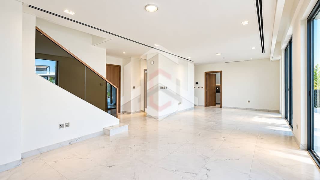 8 Spacious 5-BR+M Villa | Private Garden | Park View