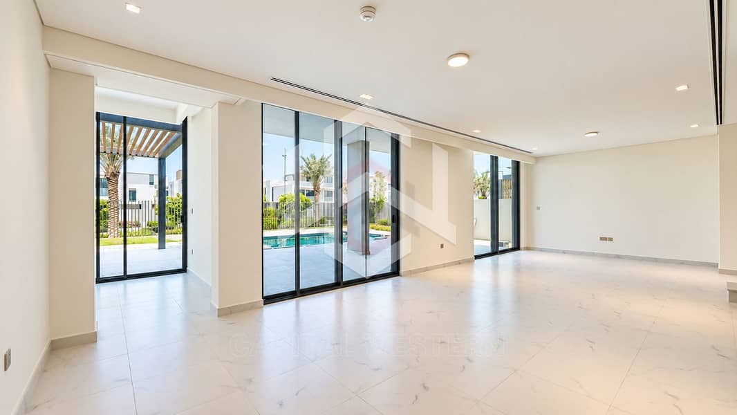 10 5BR VILLA | PRIVATE SWIMMING POOL | READY