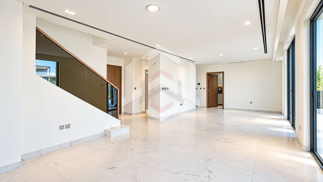 17 5BR VILLA | PRIVATE SWIMMING POOL | READY