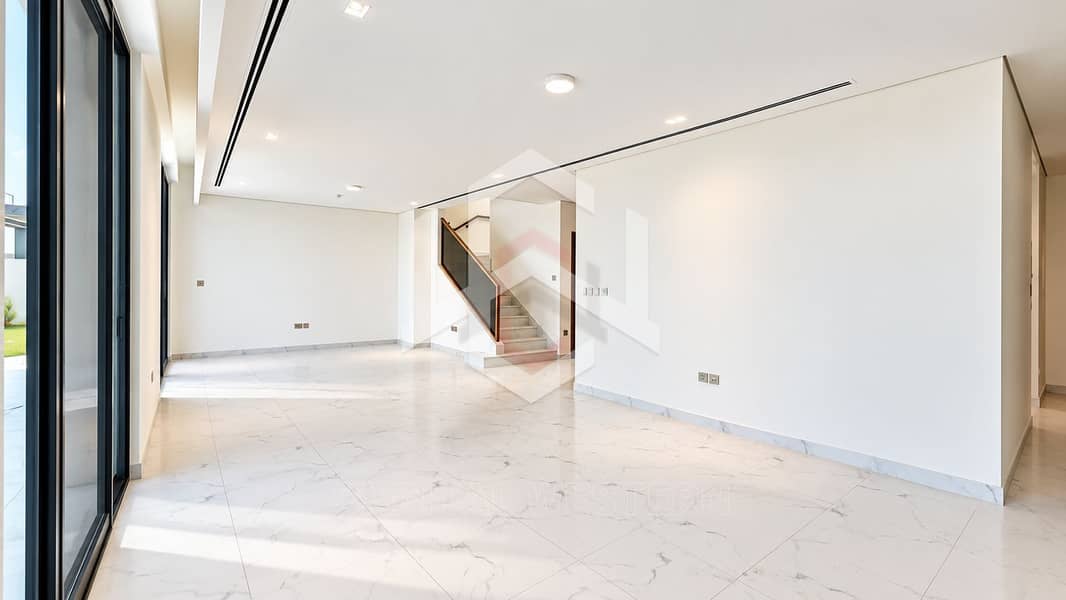 18 5BR VILLA | PRIVATE SWIMMING POOL | READY