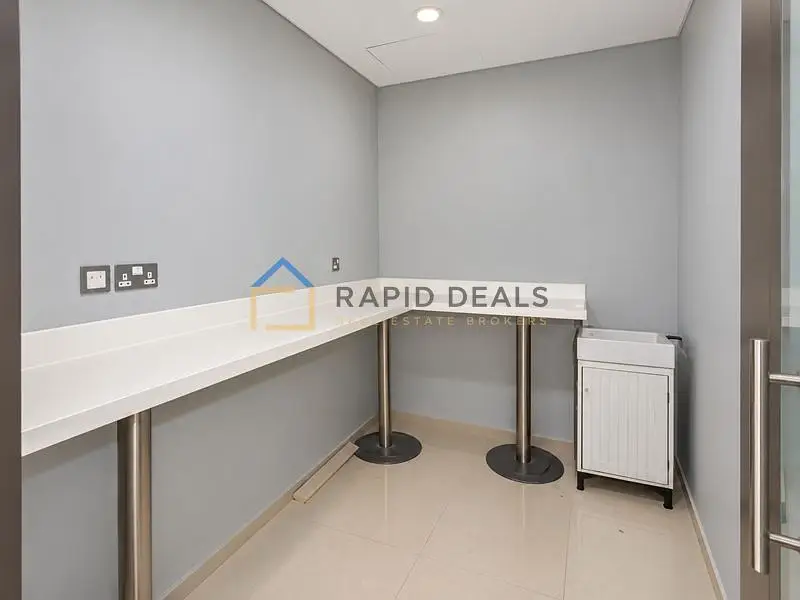 Fitted Office with Partitions | Ready to Move