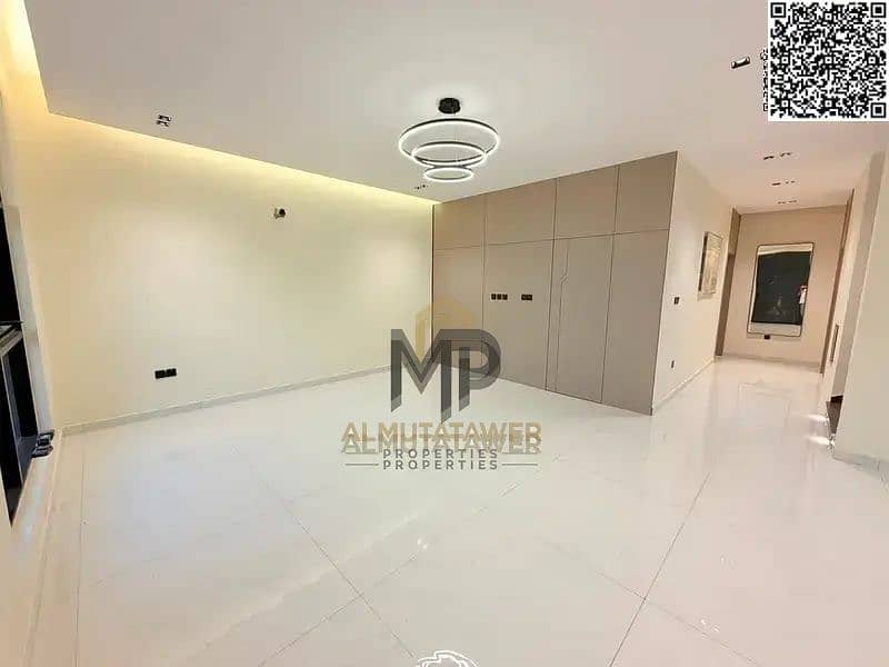 4 batch_875564503-800x600. webp