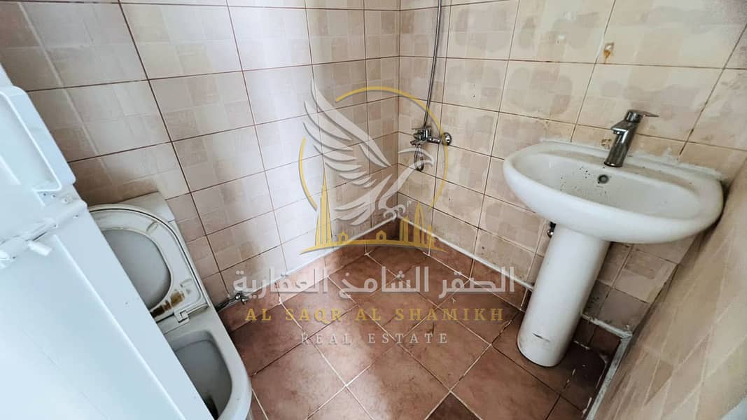 12 استوديو-للا-يجار-0-غرف-المجرة-الشارقة-صورة-العقار-re-001-10. jpg