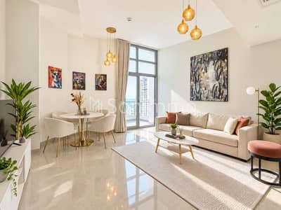 Appartement de 1 chambre à à louer à Dubai Marina, Dubai - Sunlit Modern Living and Dining Room. png Appartement de 1 chambre à à louer à Dubai Marina, Dubai - Sunlit Modern Living and Dining Room. png