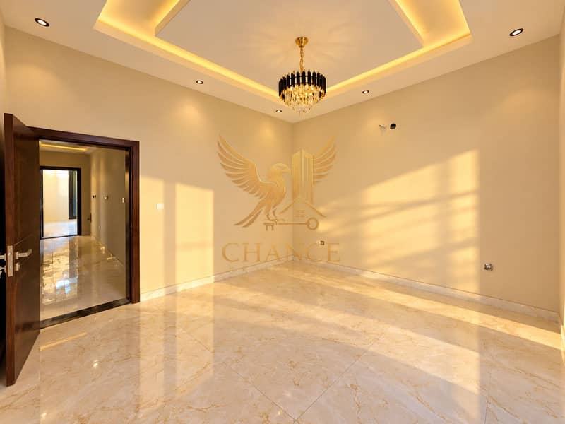 5 Golden Light in an Unfurnished Luxury Room. png