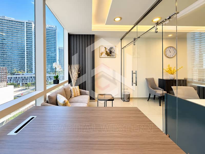 10 Fully furnished | Vacant | Fitted office |