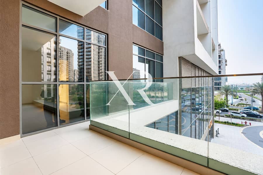 2 Modern Urban Balcony Panorama. png