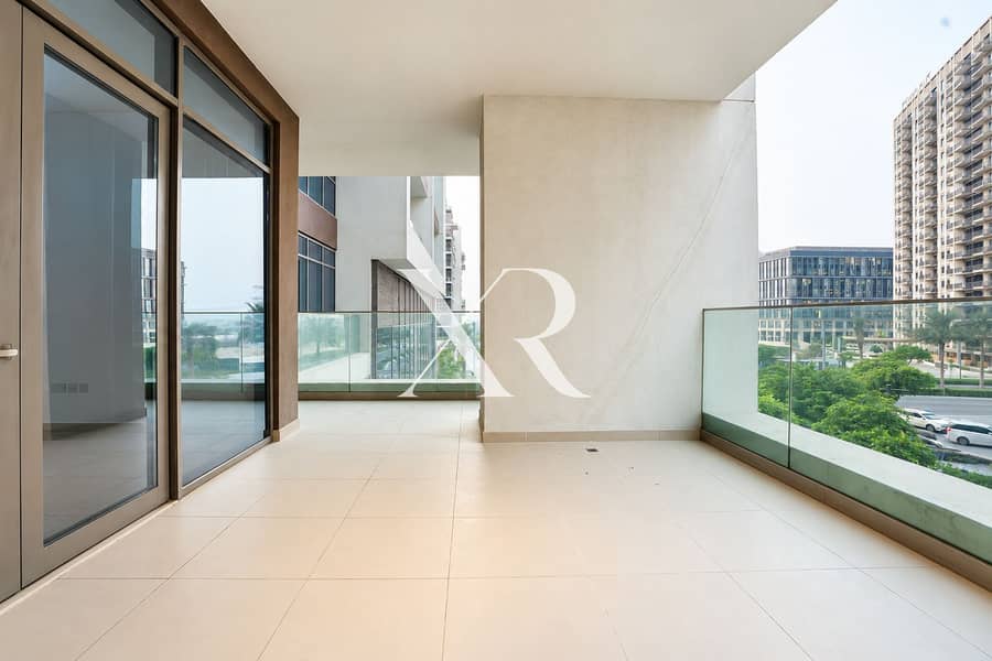 3 Modern Urban Apartment Balcony. png