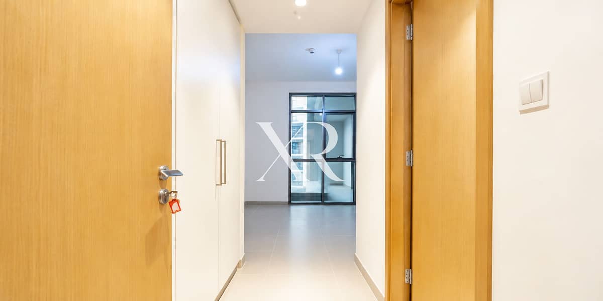10 Bright Modern Apartment Hallway. png