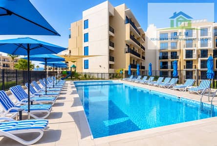 استوديو  للبيع في قرية الحمراء، رأس الخيمة - Sunny Mediterranean Poolside Retreat. png