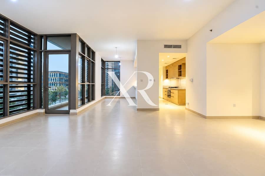 4 Bright Minimalist Empty Apartment Interior. png