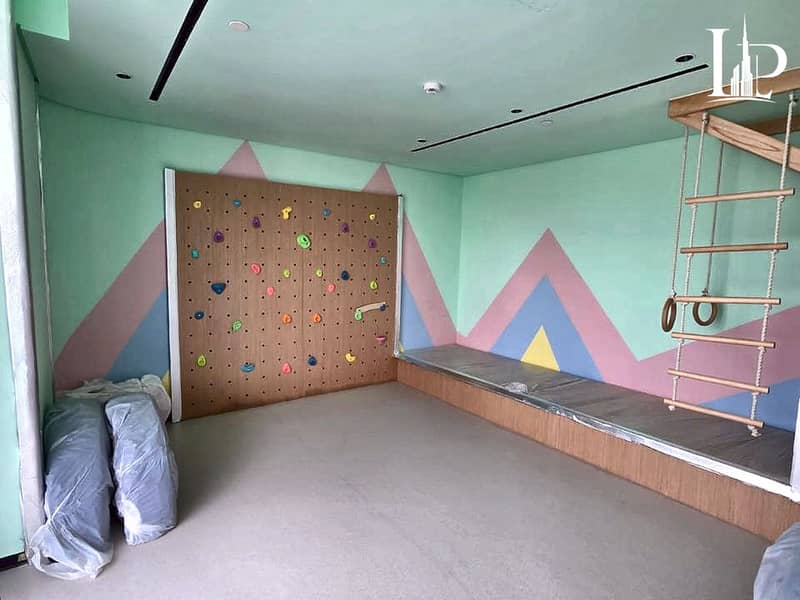 10 14_Kids_Play_Room. jpg