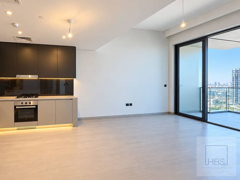 HIGH FLOOR - PREMIUM FINISHING - FITTED KITCHEN