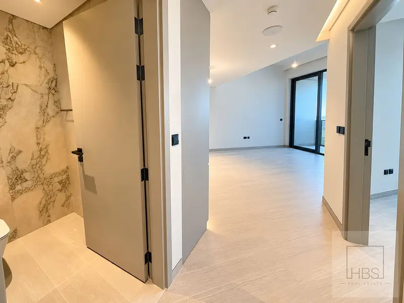 HIGH FLOOR - PREMIUM FINISHING - FITTED KITCHEN