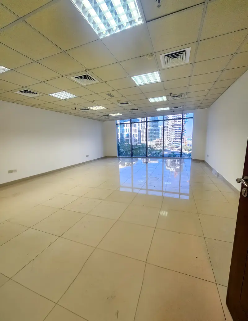 Canal view- open space-prime location-Attractive terms of rental contract