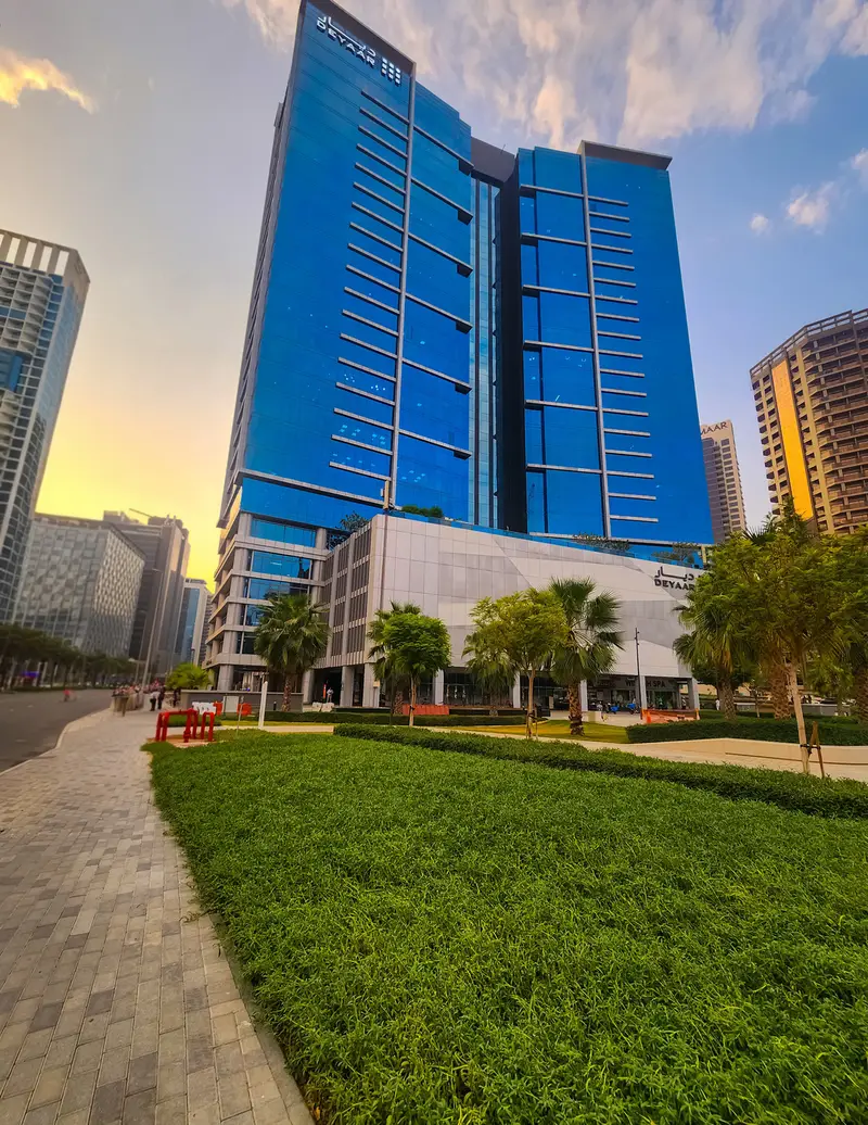 Canal view- open space-prime location-Attractive terms of rental contract