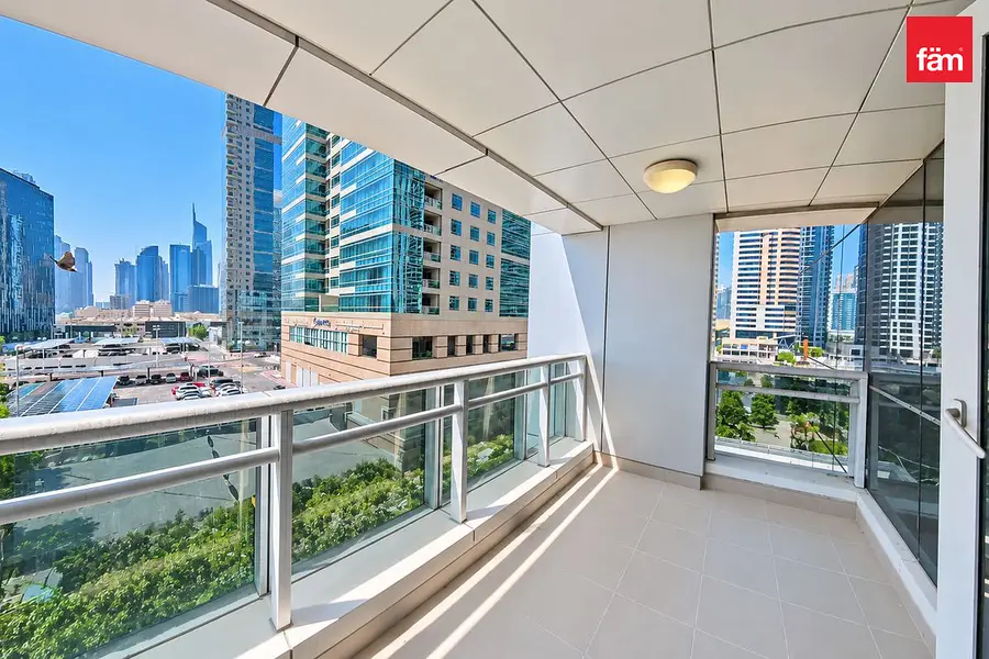 Fitted | Open Layout | Unfurnished