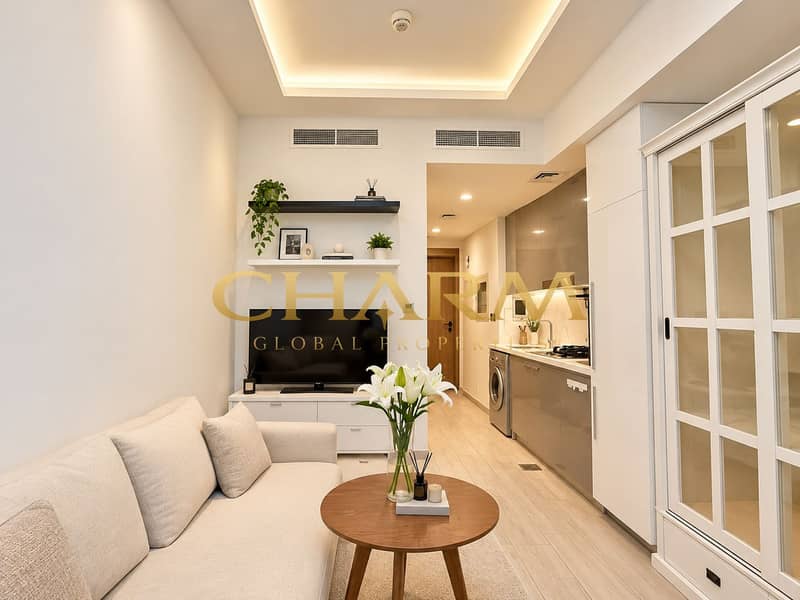 5 Warm Minimalist Open-Plan Apartment. png