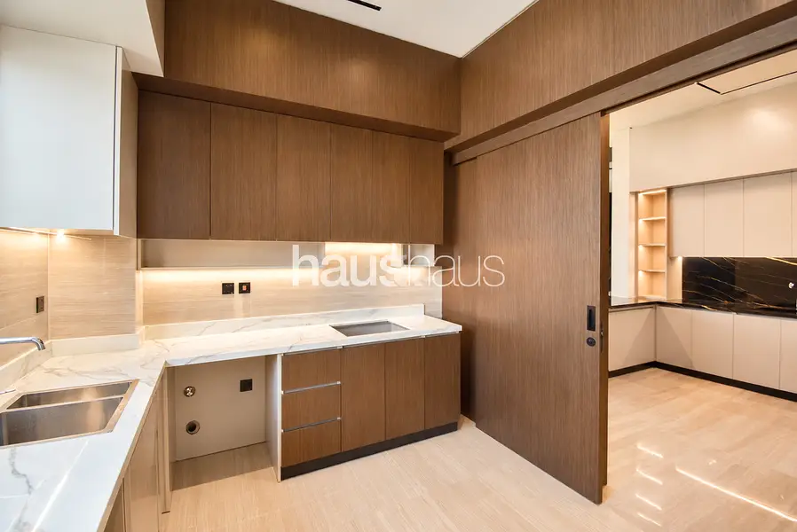 5BR | Premium Finishes | Private Elevator | VOT