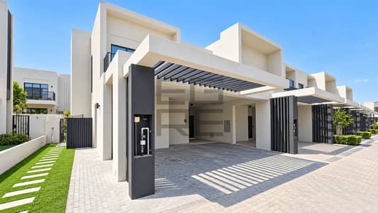 4 Bedroom Villa for Sale in Dubai South, Dubai - Spacious Villa | Golf Views | Family Living 4 Bedroom Villa for Sale in Dubai South, Dubai - Spacious Villa | Golf Views | Family Living