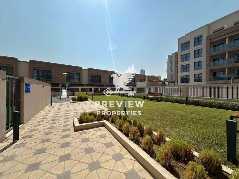 18 Ready-to-Own | Furnished 1BR + Maid’s | Pool View | Vacant