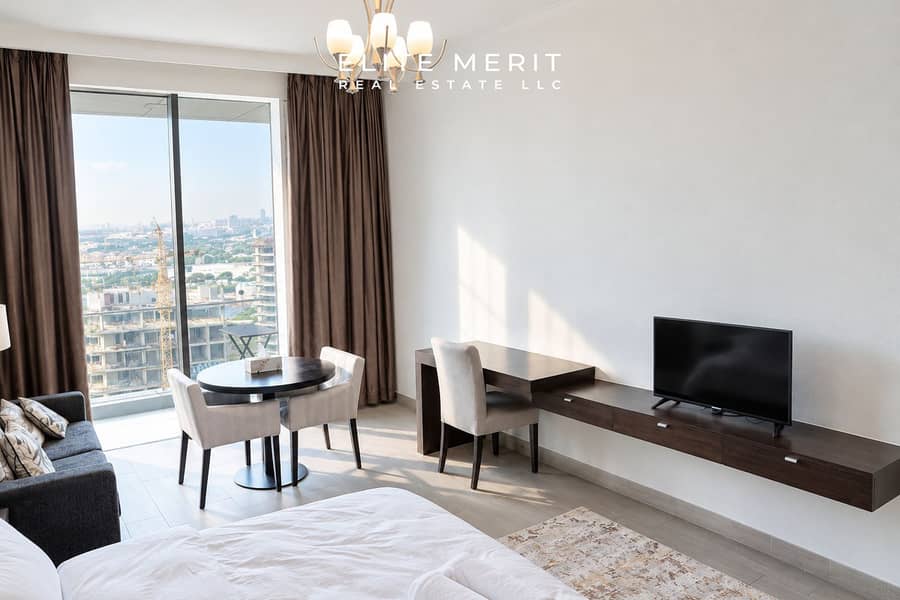 5 Bright Modern Apartment City View. png