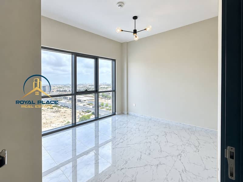 4 Bright Modern Room with City Views. png