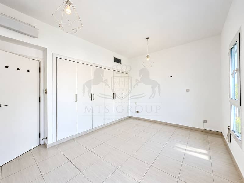 5 Bright Minimalist Bedroom Interior. png