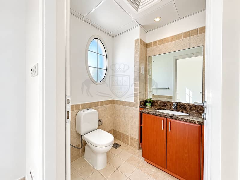 24 Modern Beige-Tiled Bathroom Interior(1). png