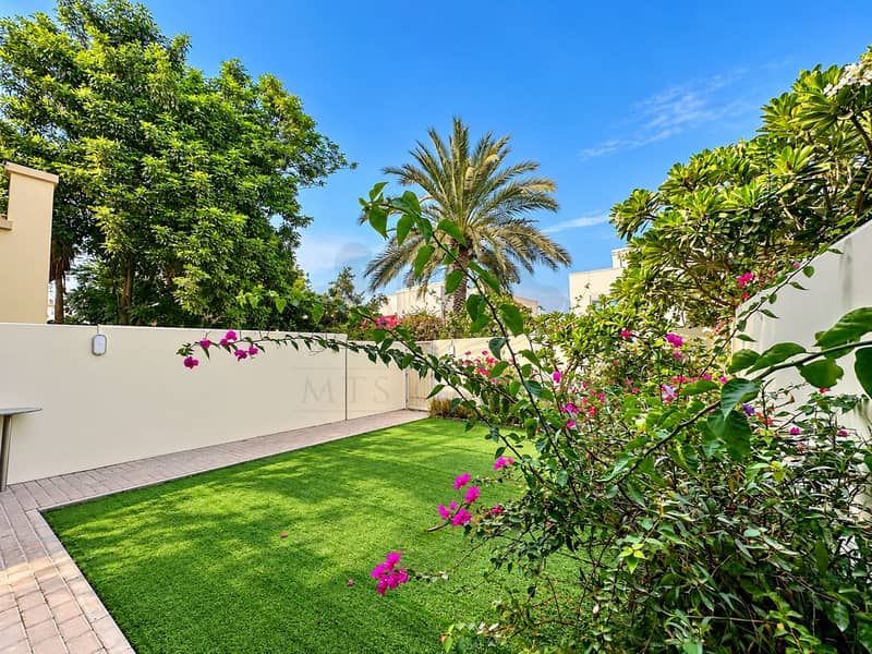 28 Sunny Bougainvillea Courtyard Garden. png