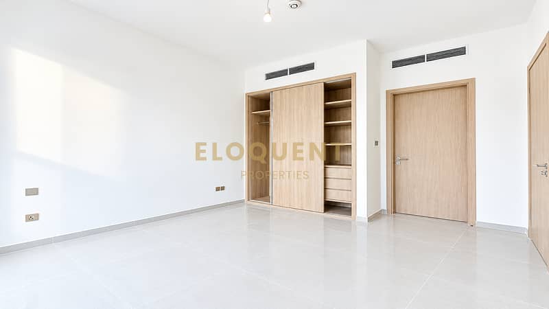 6 Bright Minimalist Room with Built-In Wardrobe. png