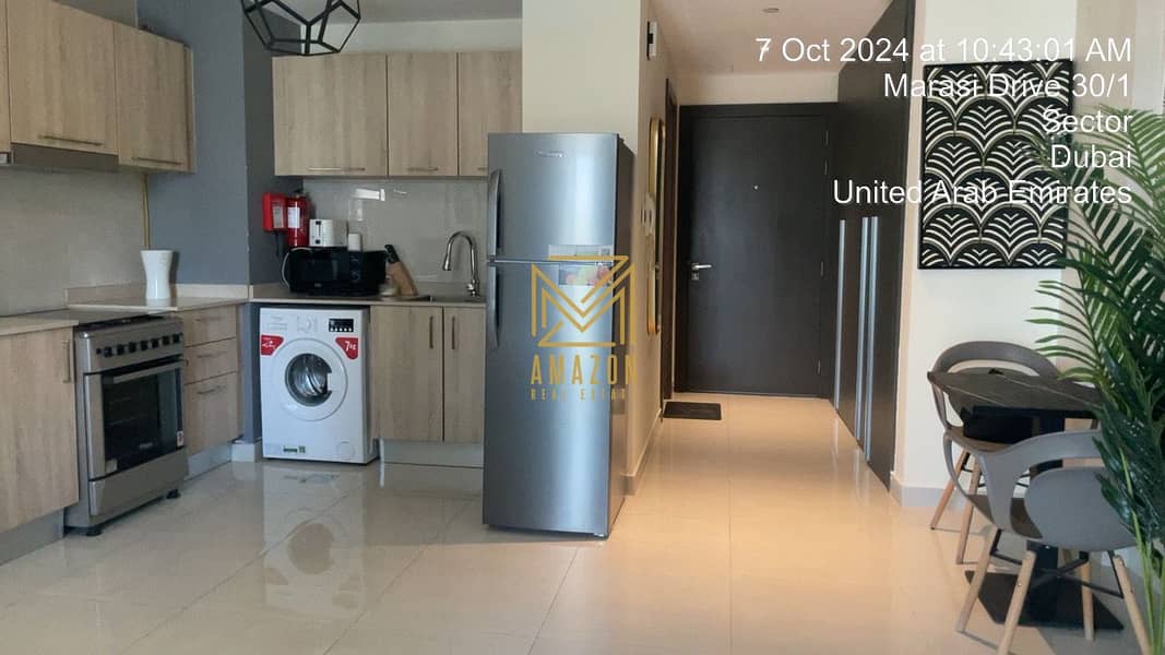 4 Kitchen & Hallway. jpg