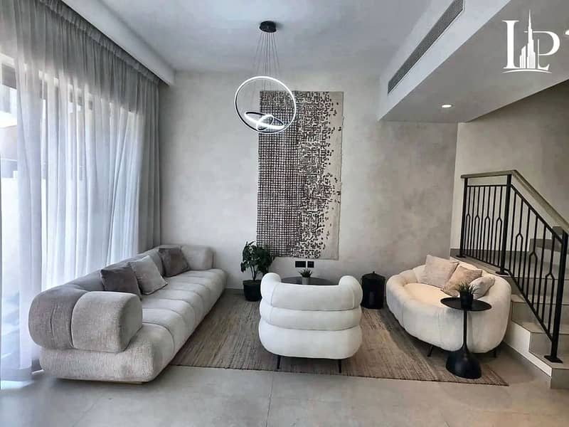 3 02_Living_Room. jpg