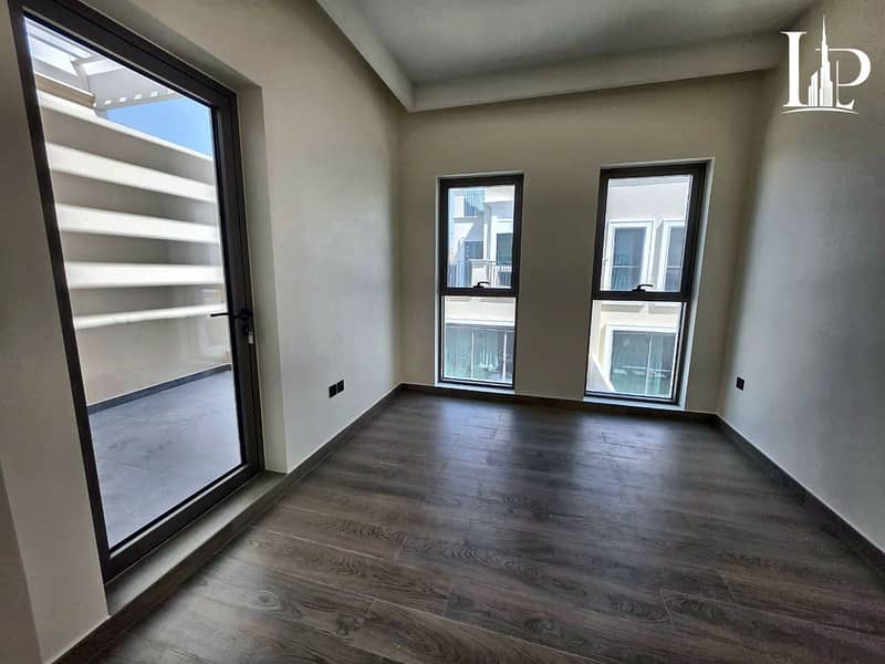 7 13_Bedroom_with_Terrace_Access. jpg