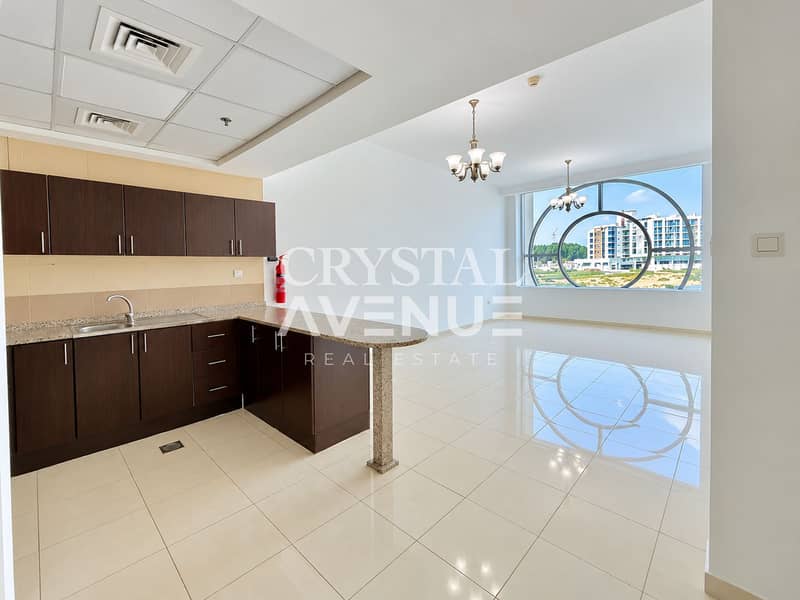 7 Bright, Natural Property Interior-12. png