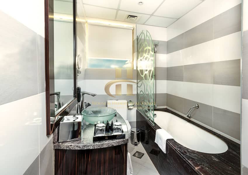 30 Washroom. jpg