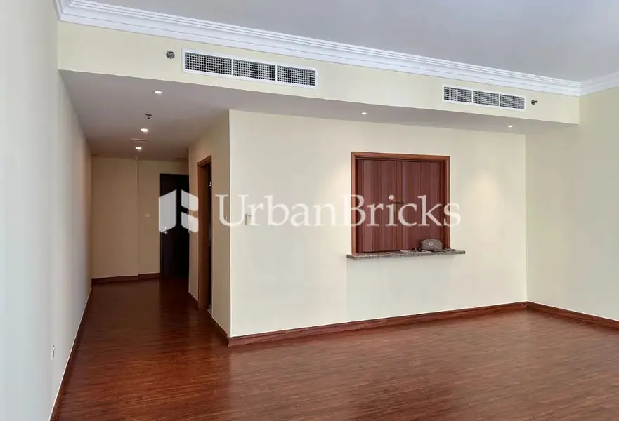 Spacious Layout | Close to Metro | Unfurnished