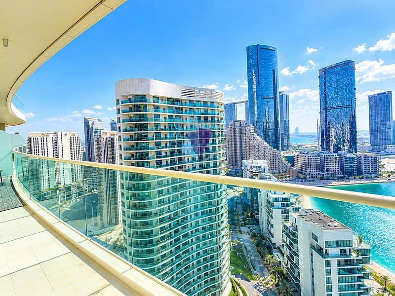 2 Balcony View of a Turquoise Waterfront Skyline. png