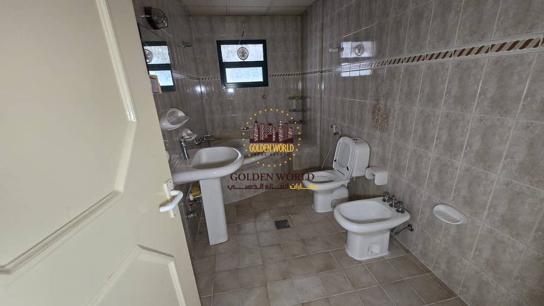 4 32a67807-5c44-42bd-a853-e68a4bf86a5d. jpg