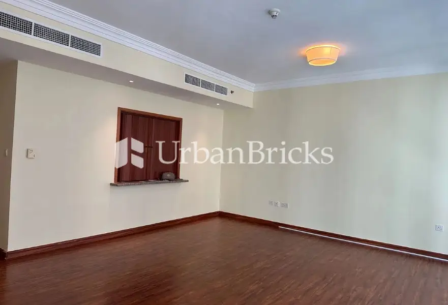 Spacious Layout | Close to Metro | Unfurnished