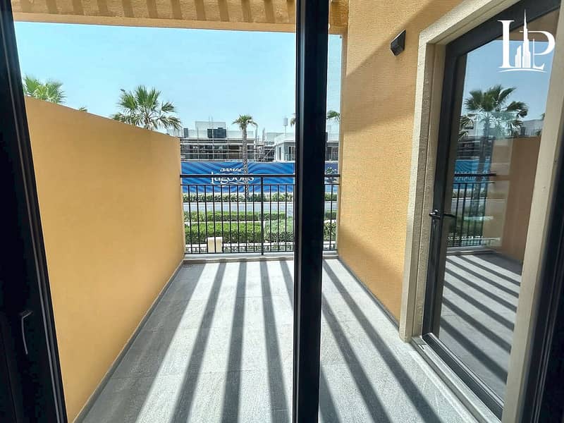 9 10_Balcony_View. jpg