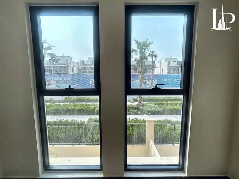 14 09_Window_View. jpg