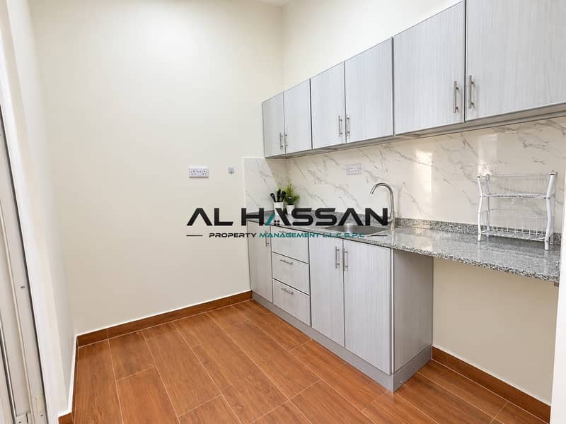 2 407e7cd2-1fe9-4568-8d83-8ba9ca1abfb2. jpg