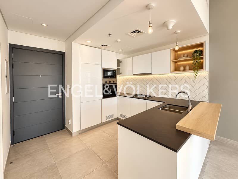 Unfurnished | Study | Vacant | Spacious
