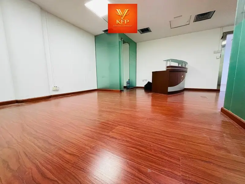 Separate Office in AL GARHOUD – DEWA & Chiller Free