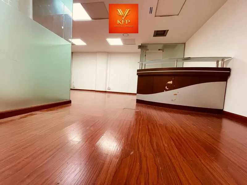 Separate Office in AL GARHOUD – DEWA & Chiller Free