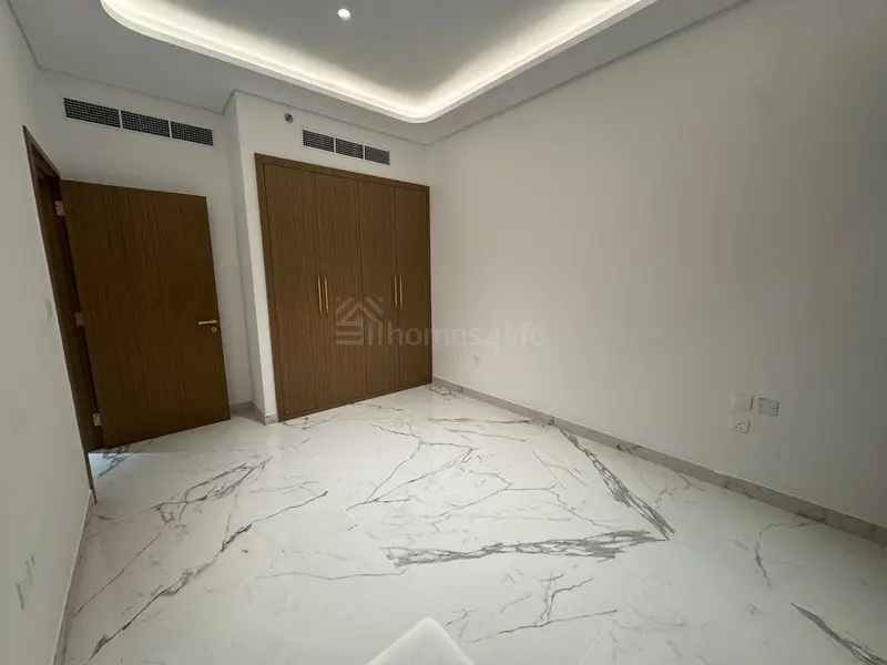 Spacious 1BR | Great Location | Unfurnished |